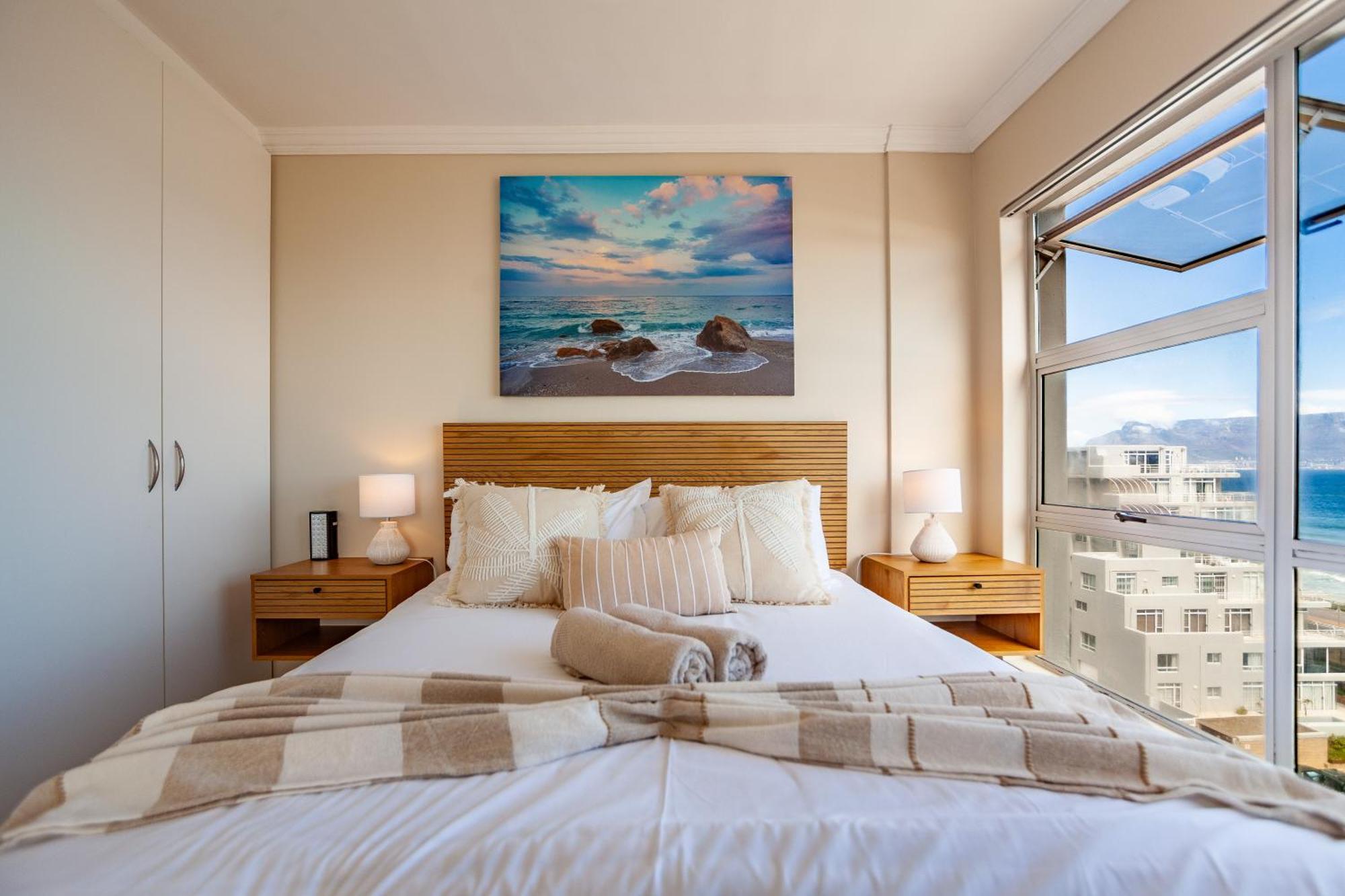 Ocean View 7th Floor 2 Bed, Blouberg * Cape Town