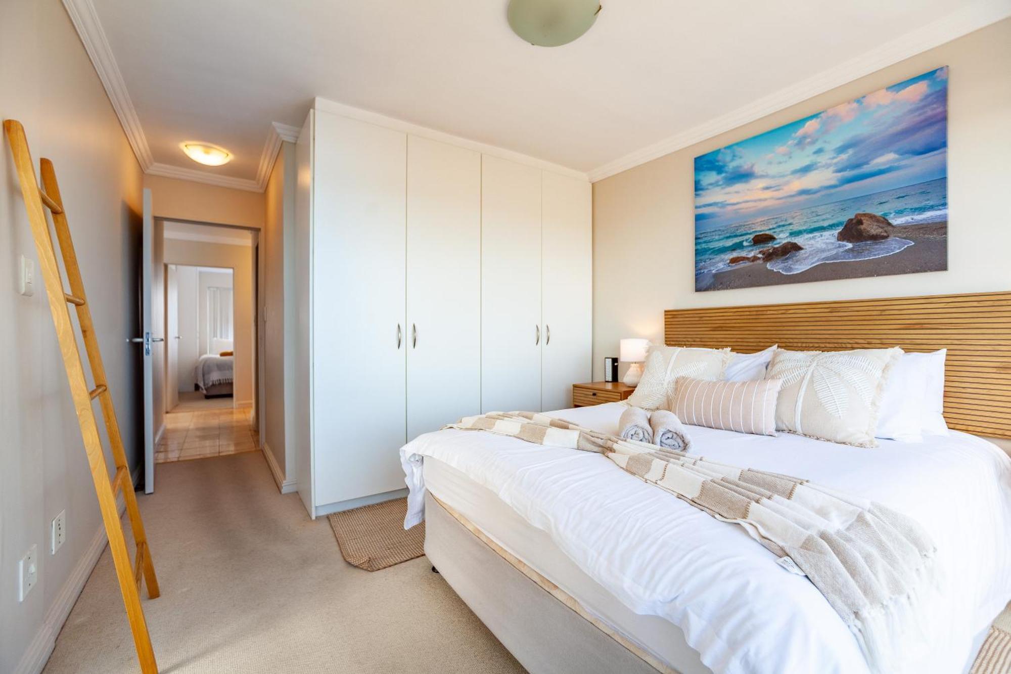 Ocean View 7th Floor 2 Bed, Blouberg * Cape Town