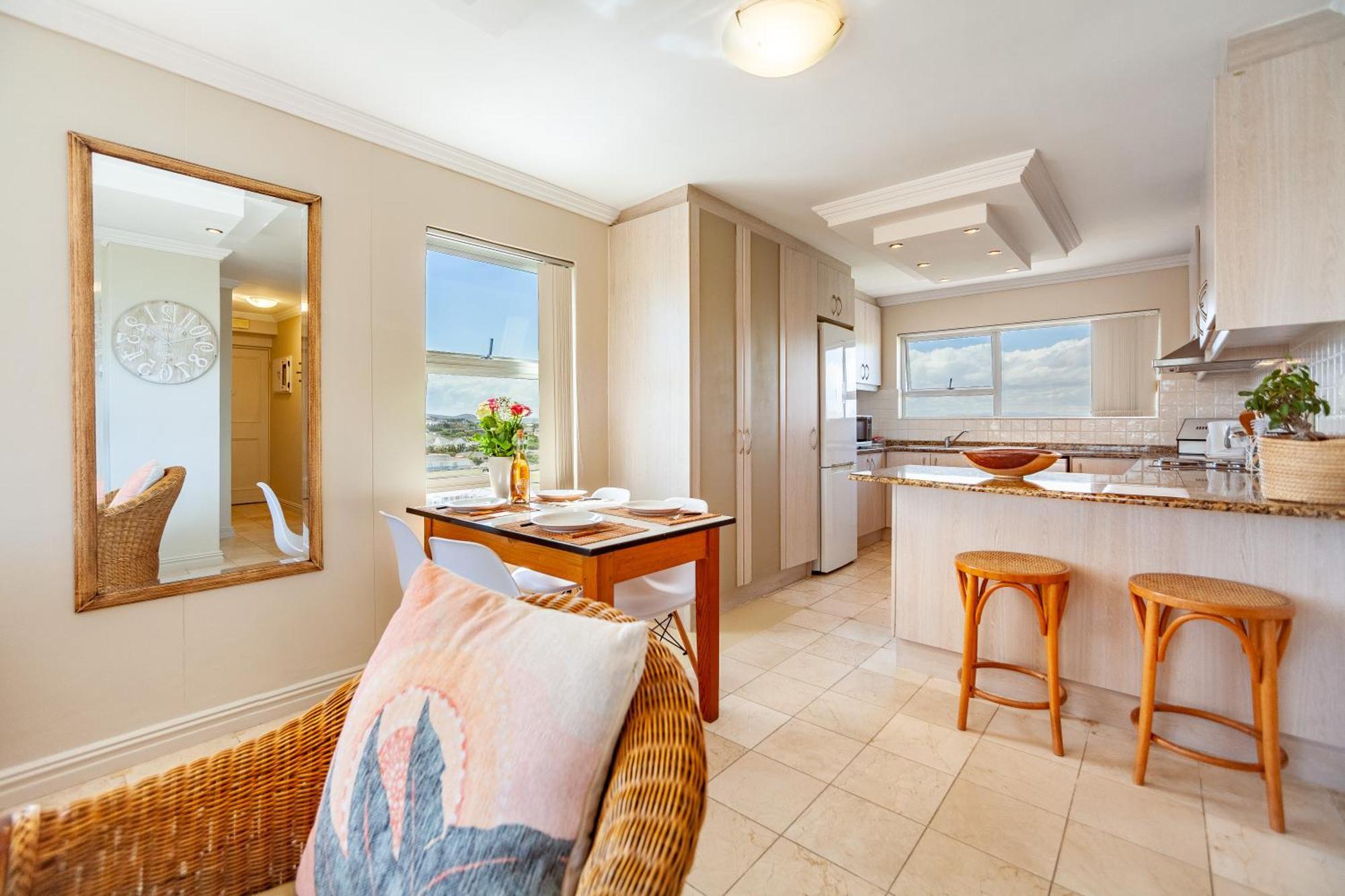 Ocean View 7th Floor 2 Bed, Blouberg Apartment