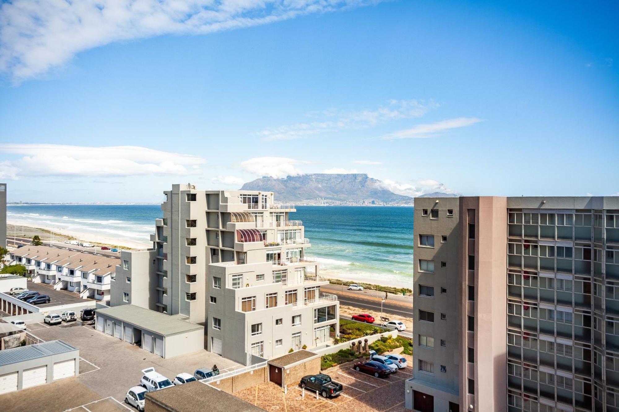 Ocean View 7th Floor 2 Bed, Blouberg * Cape Town