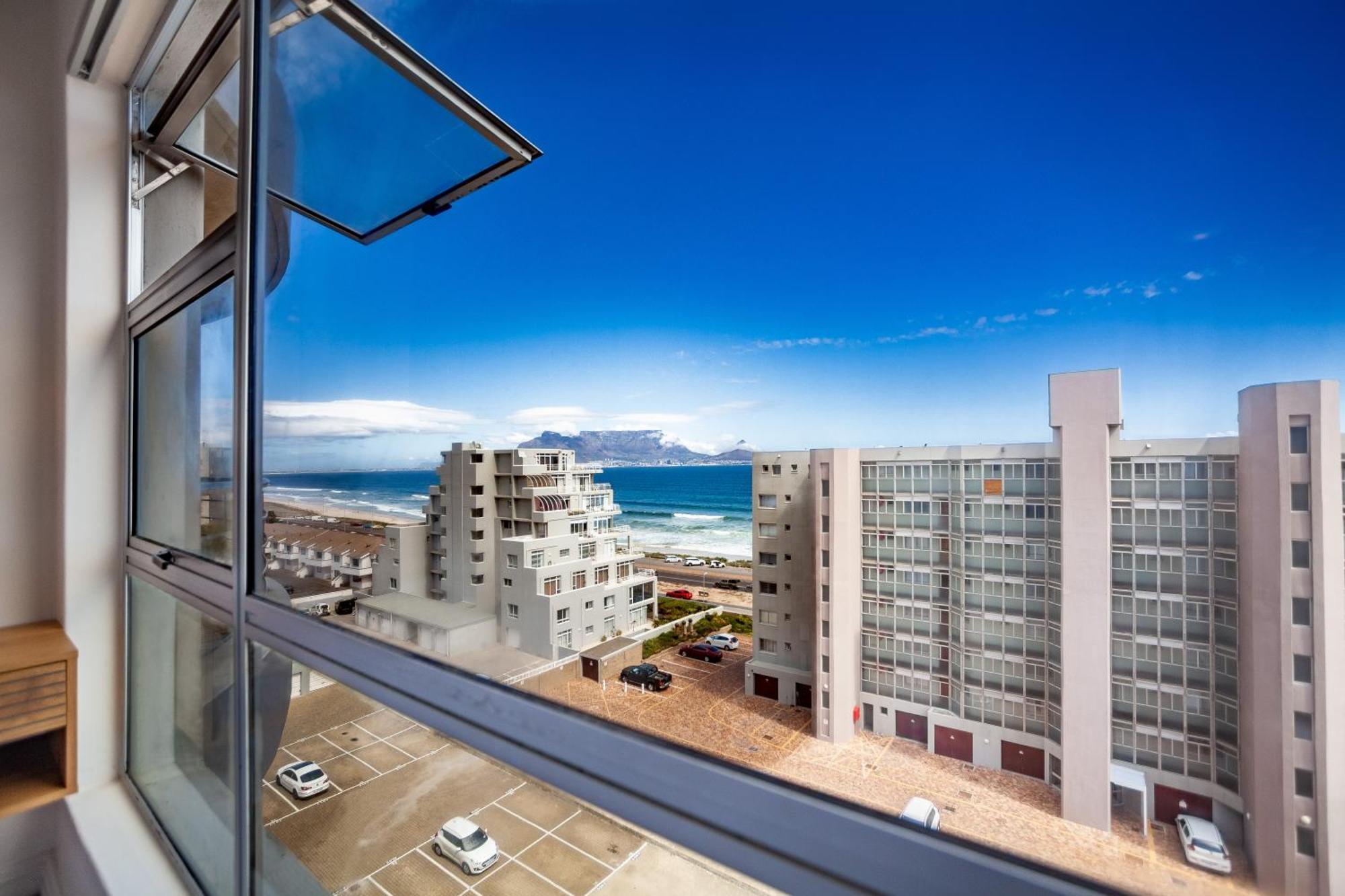 Ocean View 7th Floor 2 Bed, Blouberg Apartment *