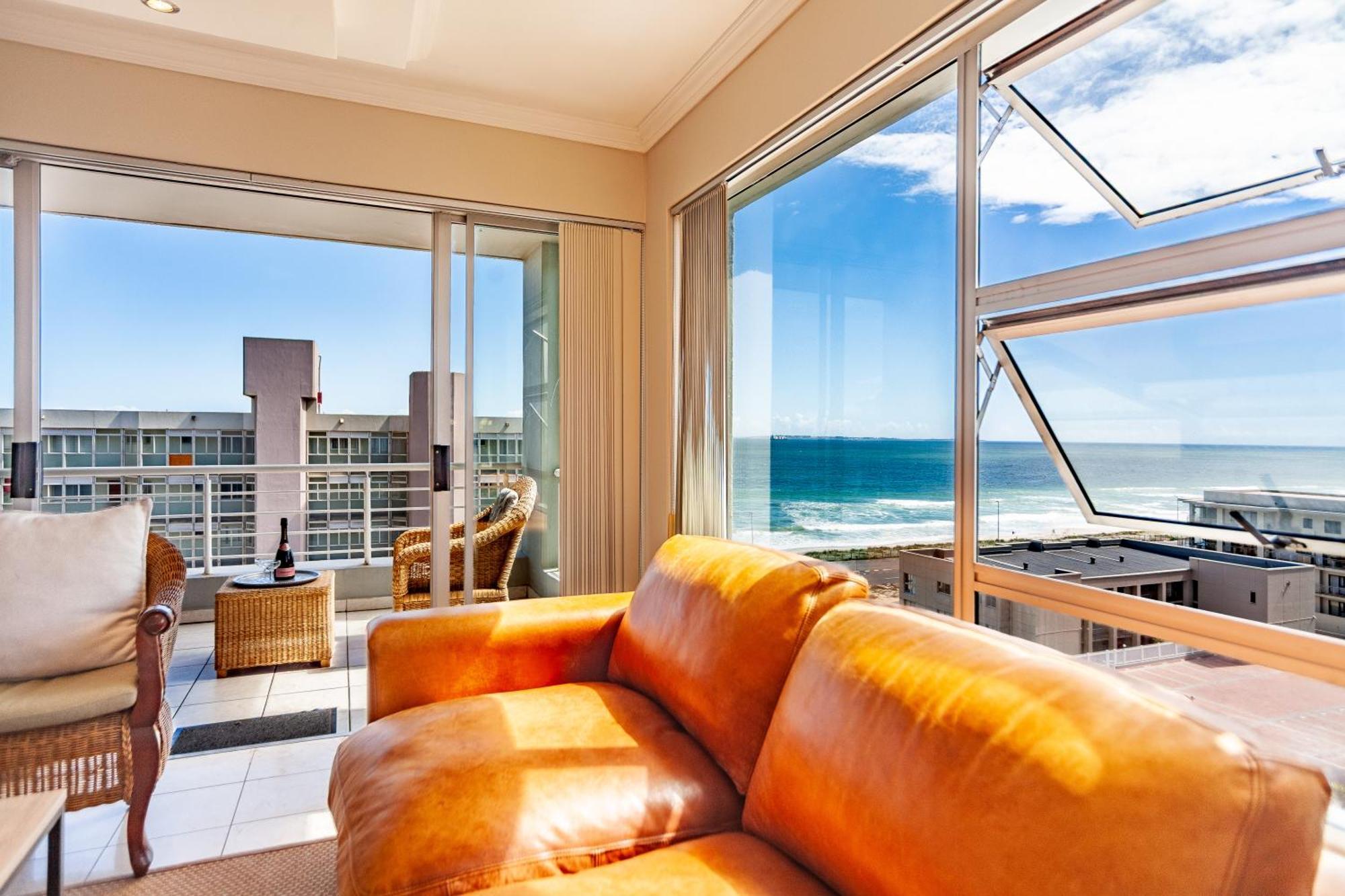 Ocean View 7th Floor 2 Bed, Blouberg *