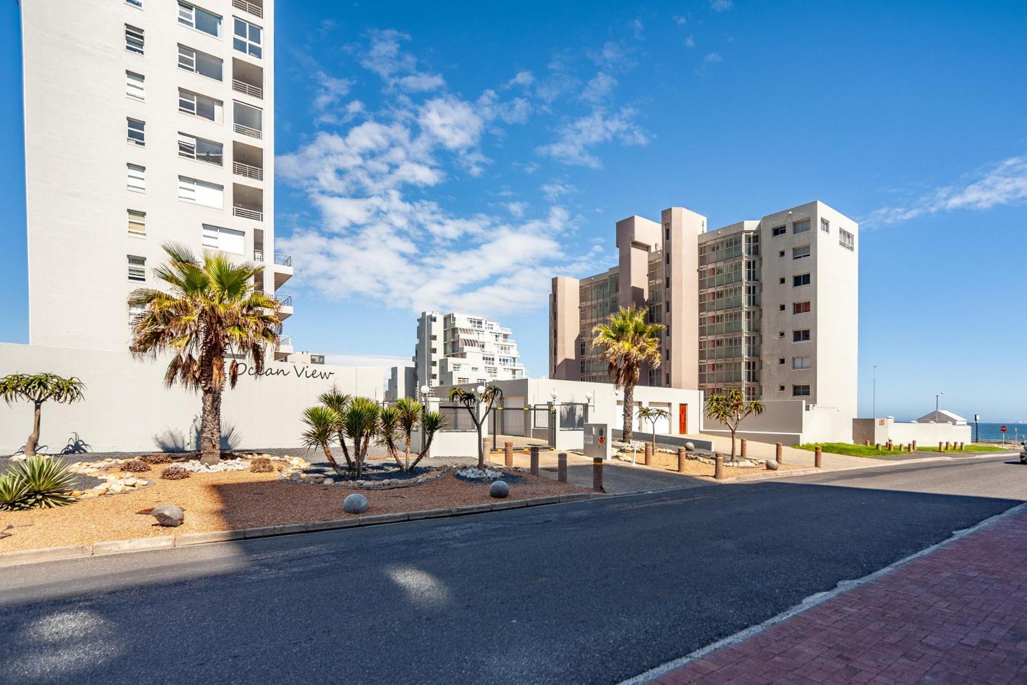 Ocean View 7th Floor 2 Bed, Blouberg * Cape Town