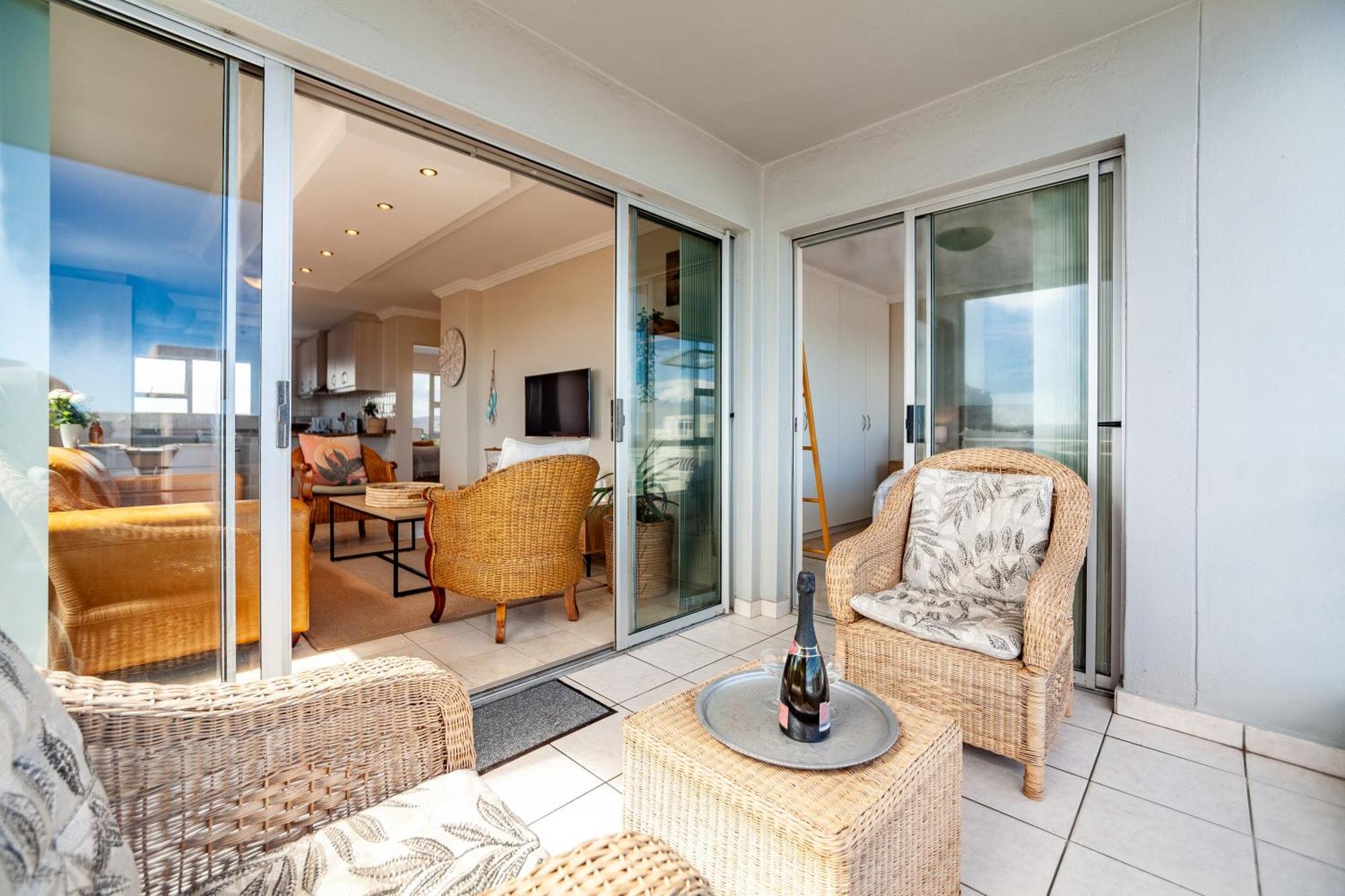 Ocean View 7th Floor 2 Bed, Blouberg